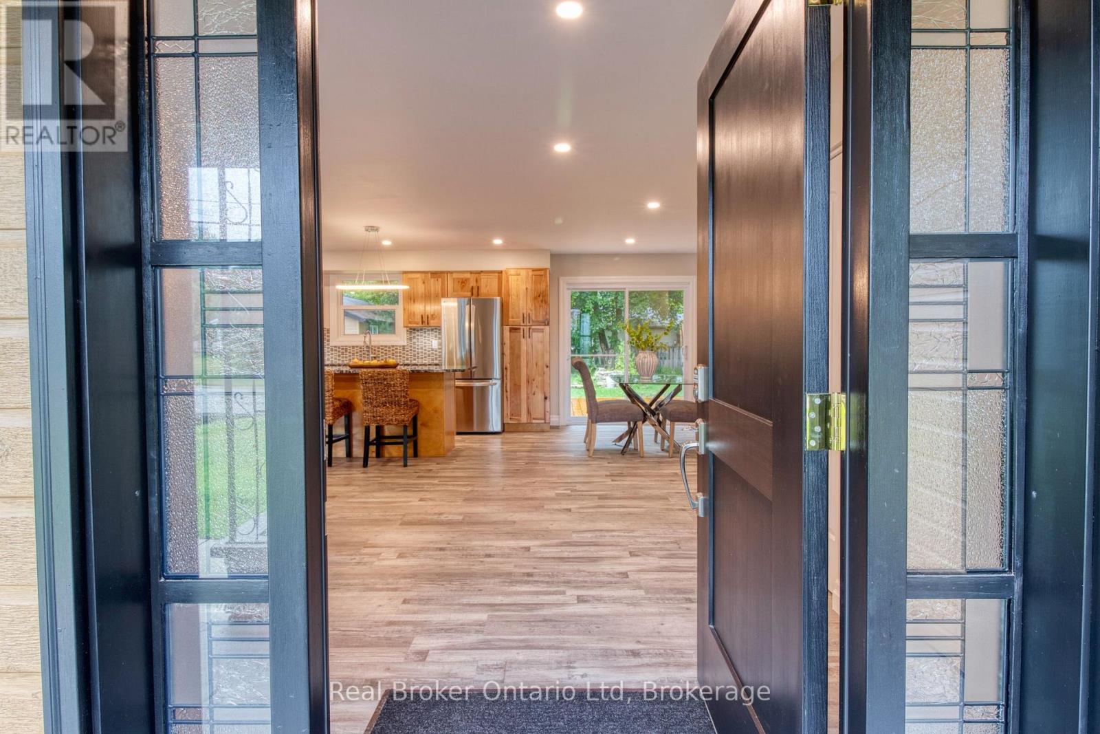 446 Isaac Street, South Bruce Peninsula, Ontario  N0H 2T0 - Photo 4 - X12977068