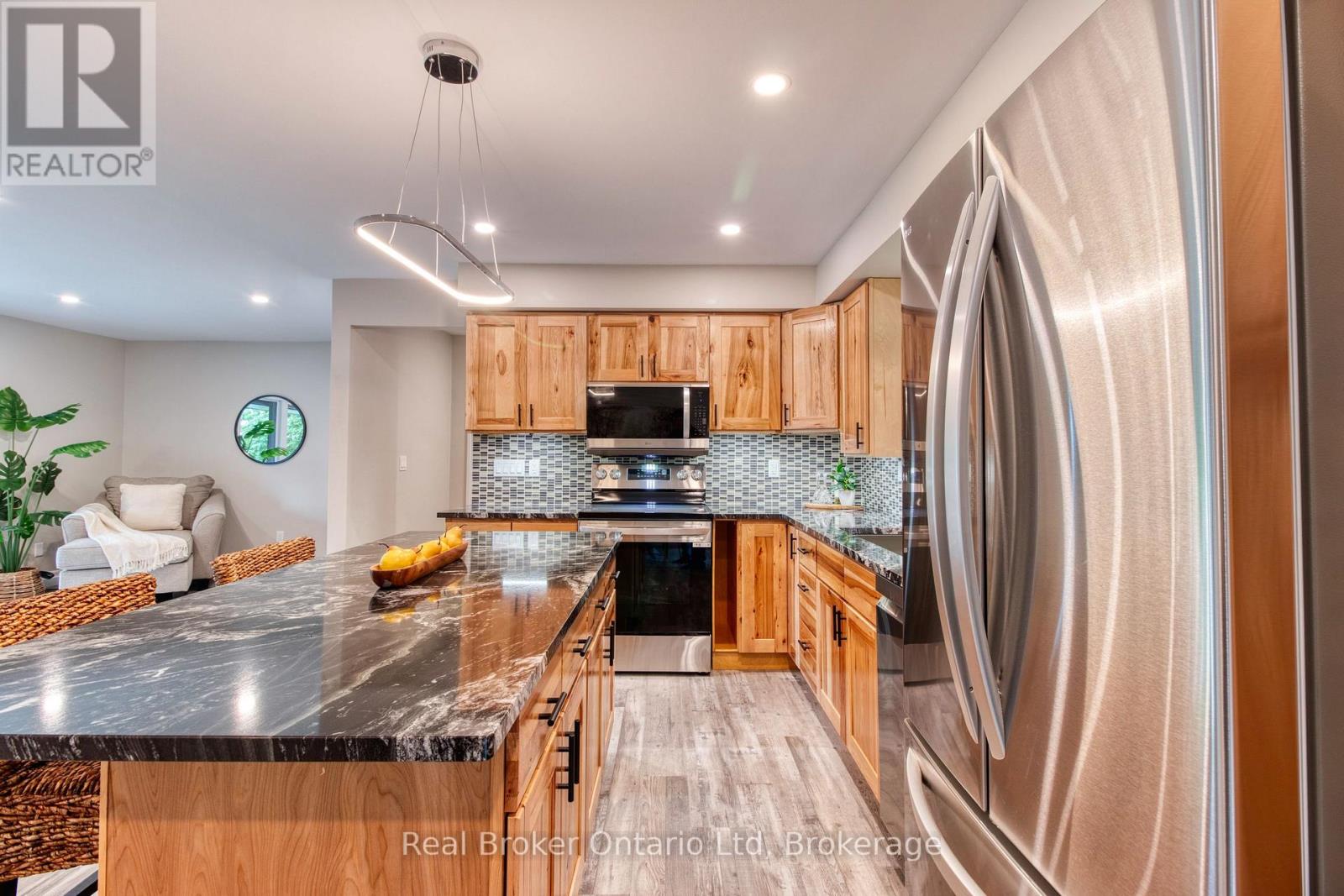 446 Isaac Street, South Bruce Peninsula, Ontario  N0H 2T0 - Photo 8 - X12977068