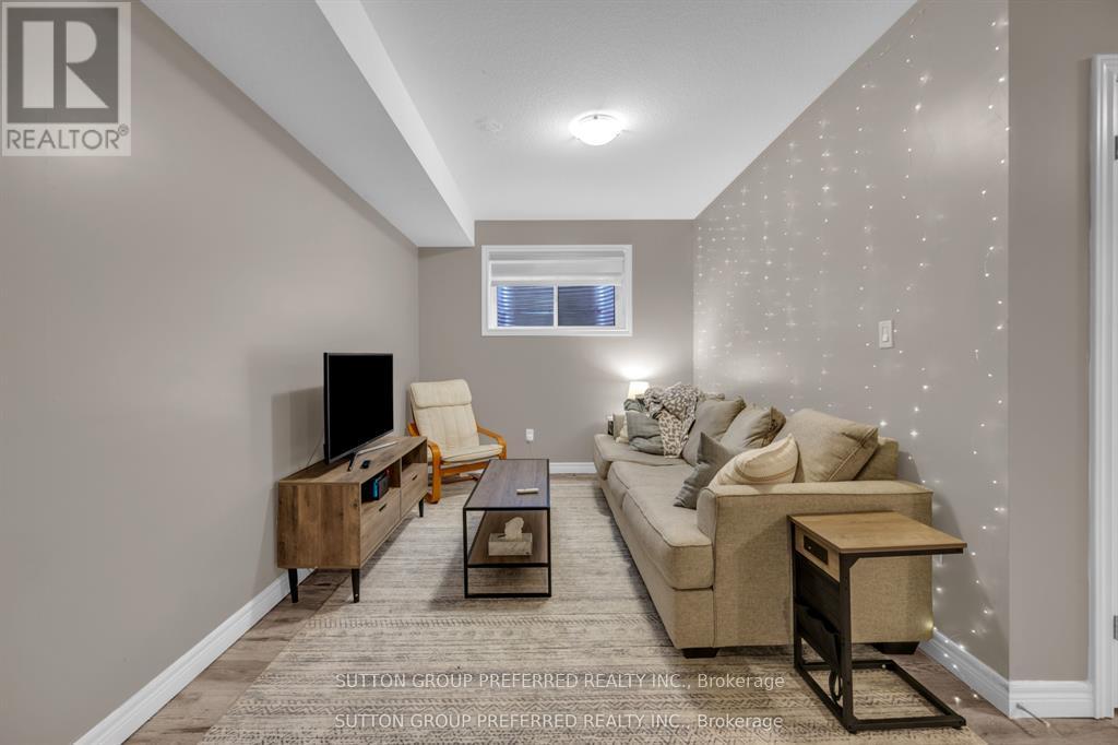 59 Spachman Street, Kitchener, Ontario  N2R 1R7 - Photo 38 - X12976978