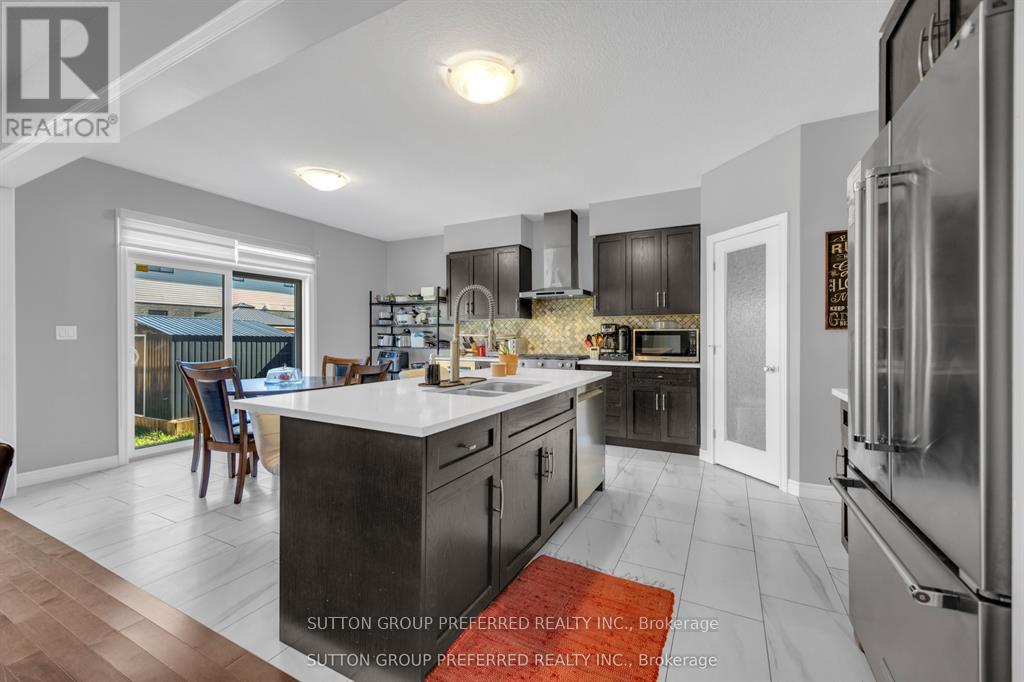 59 Spachman Street, Kitchener, Ontario  N2R 1R7 - Photo 5 - X12976978