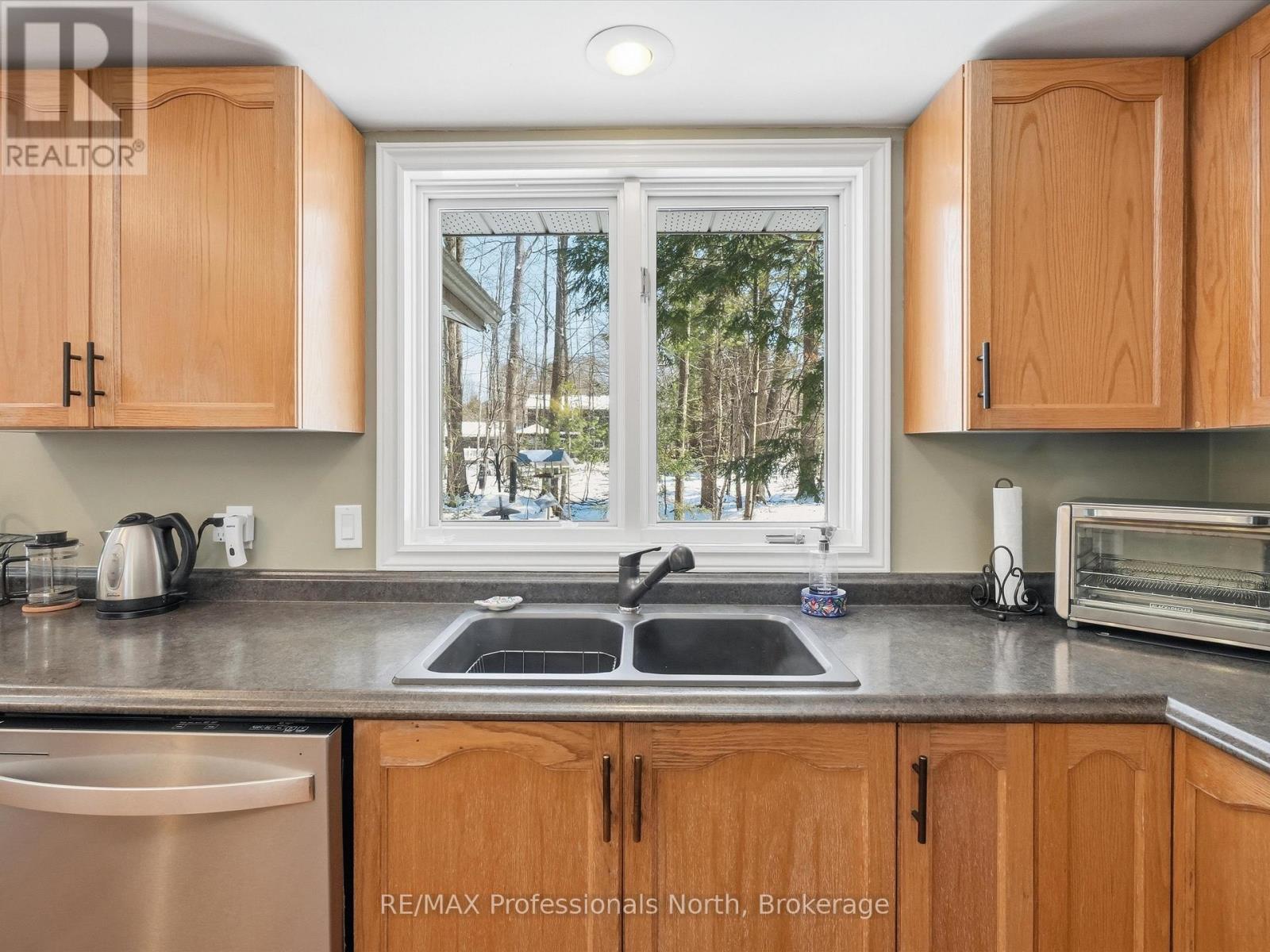 31 The Granite Bluff, Bracebridge, Ontario  P1L 1L4 - Photo 17 - X12977078