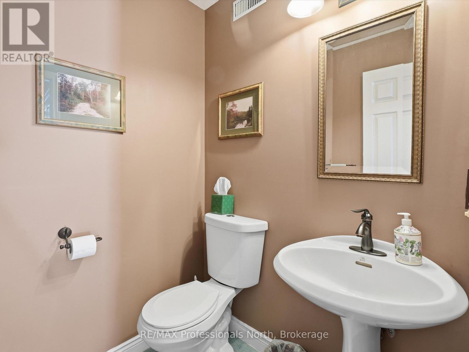 31 The Granite Bluff, Bracebridge, Ontario  P1L 1L4 - Photo 6 - X12977078