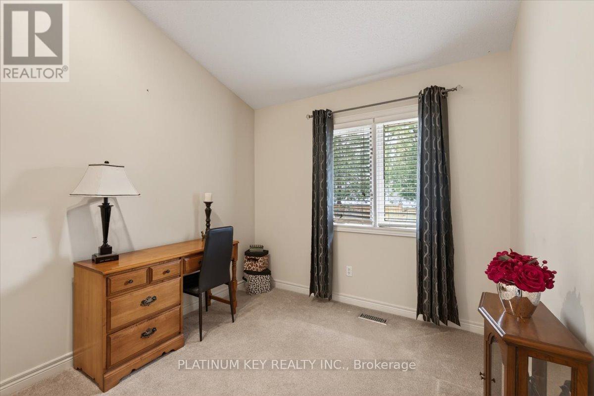 6 - 307 Metcalfe Street E, Strathroy-Caradoc, Ontario  N7G 0B3 - Photo 16 - X12976990