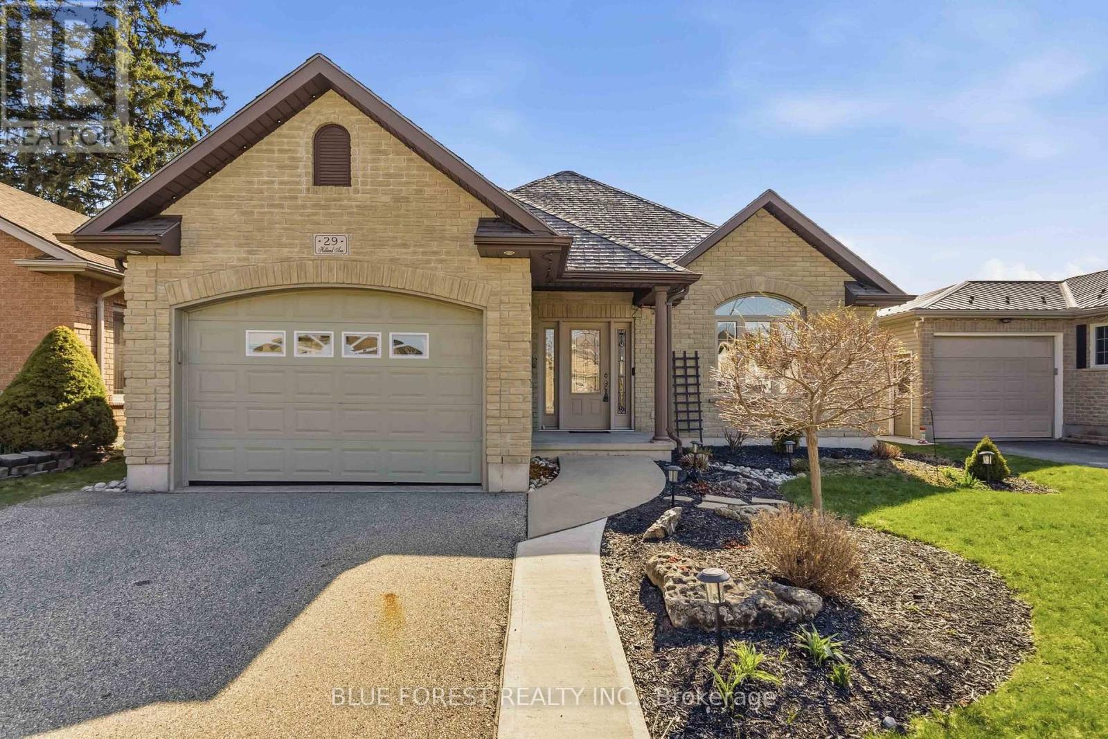 29 Holland Avenue, Aylmer, Ontario  N5H 3J2 - Photo 1 - X12977050