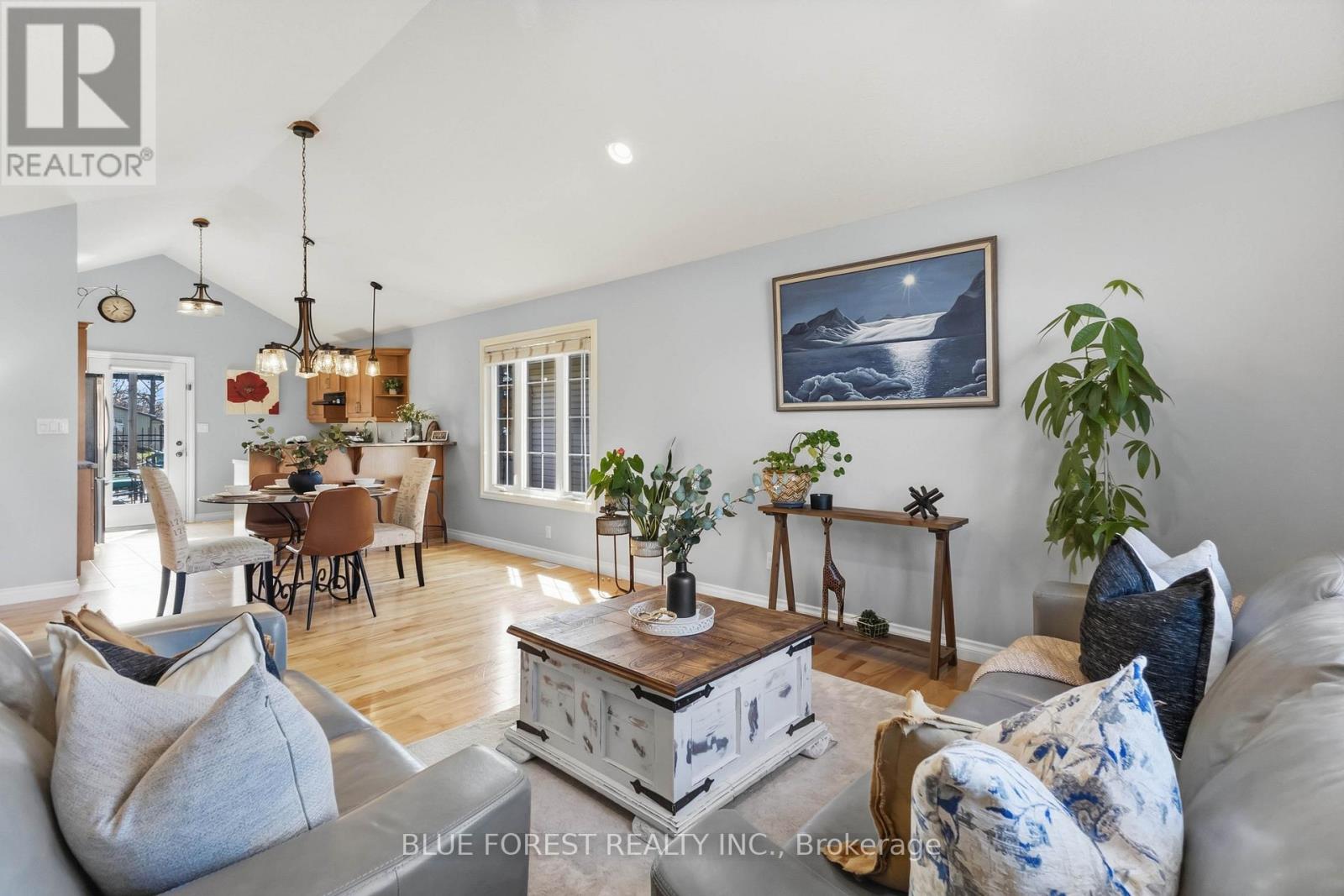 29 Holland Avenue, Aylmer, Ontario  N5H 3J2 - Photo 5 - X12977050