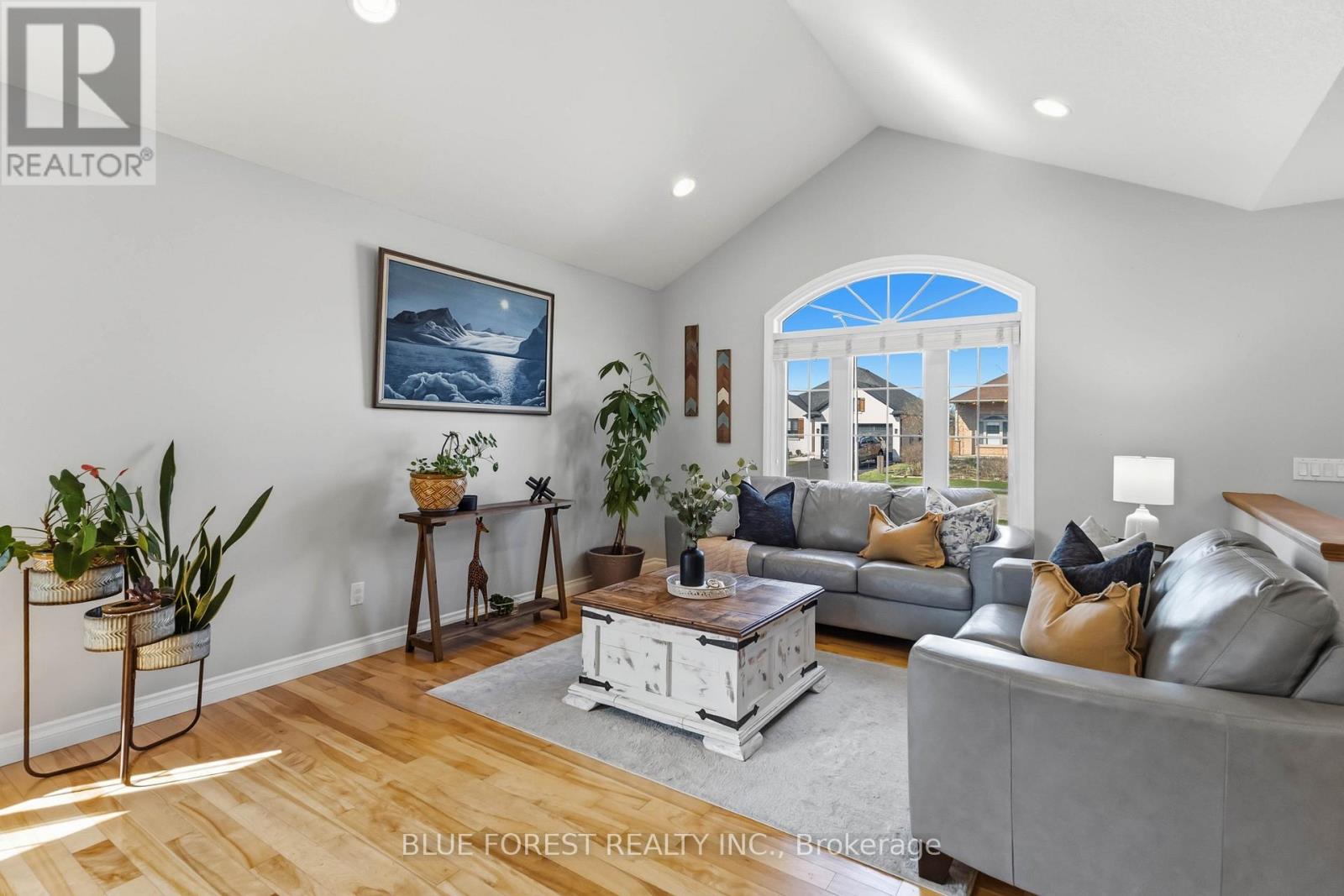 29 Holland Avenue, Aylmer, Ontario  N5H 3J2 - Photo 8 - X12977050