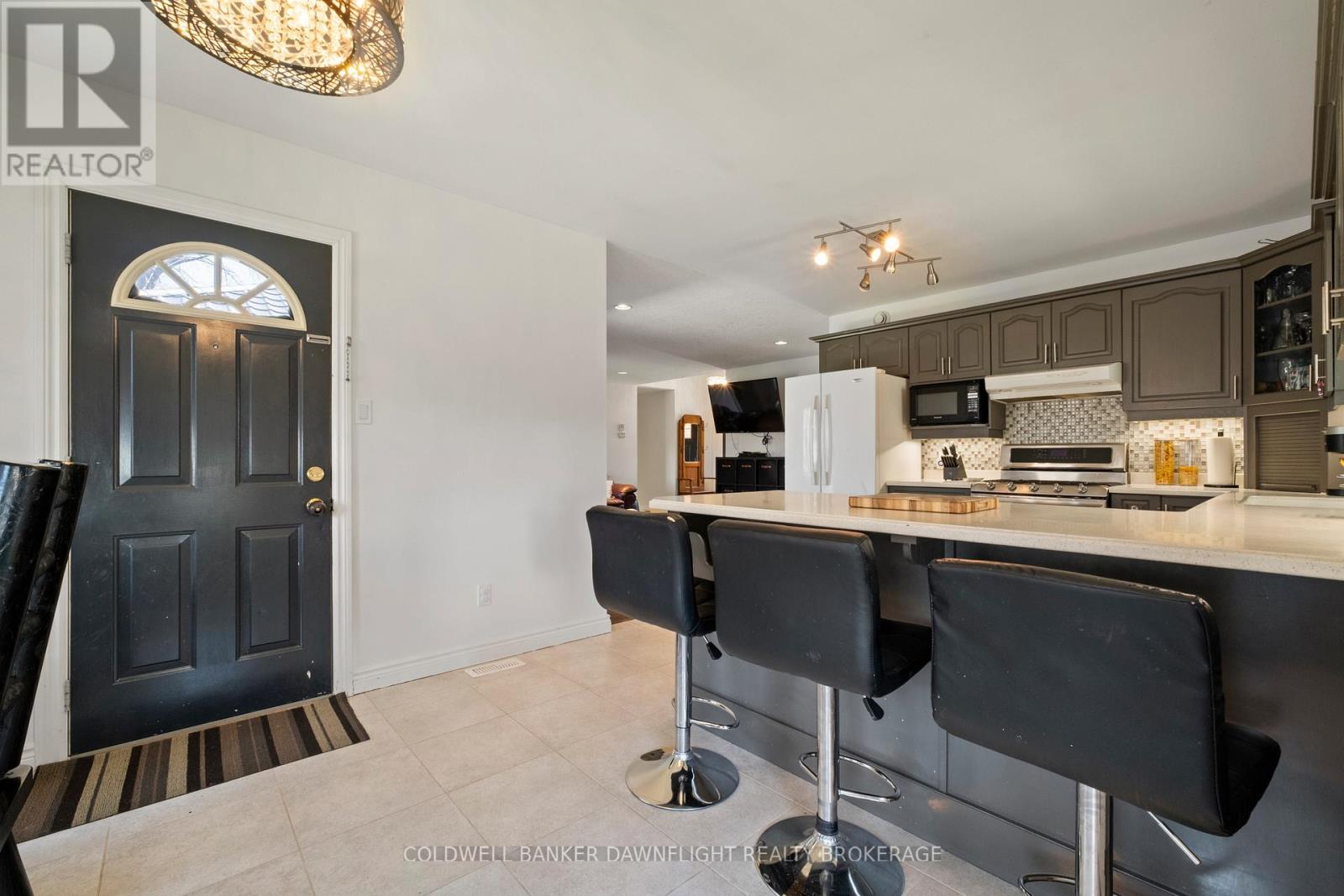 148 Broadway Street, North Middlesex, Ontario  N0M 2K0 - Photo 13 - X12977060