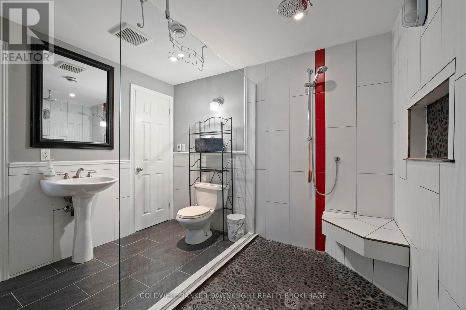 148 Broadway Street, North Middlesex, Ontario  N0M 2K0 - Photo 37 - X12977060