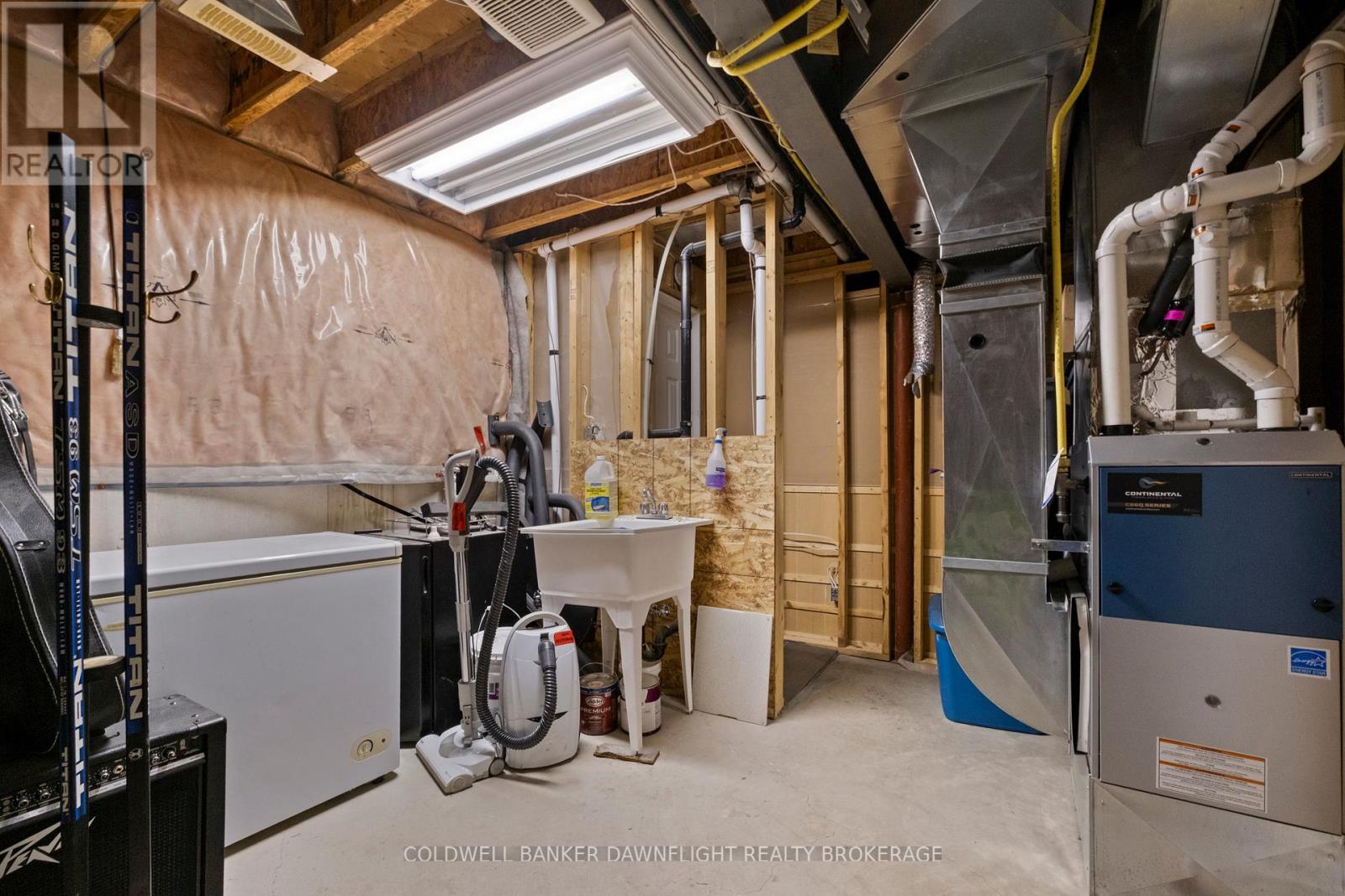 148 Broadway Street, North Middlesex, Ontario  N0M 2K0 - Photo 38 - X12977060