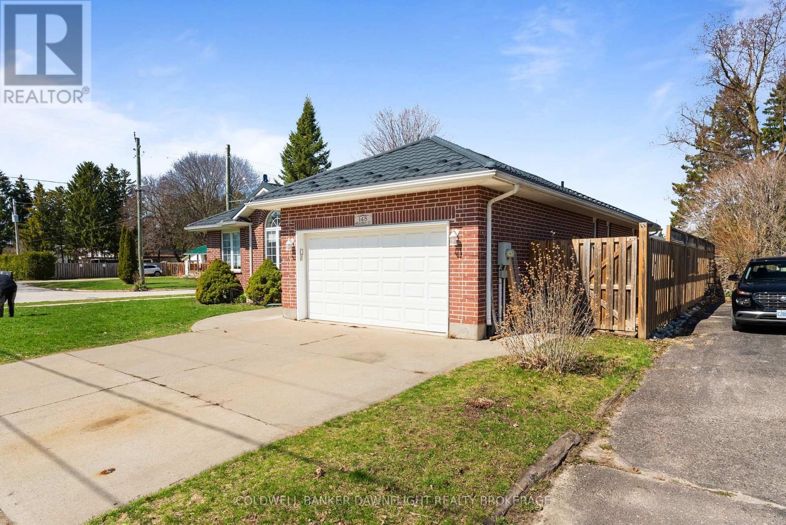 148 Broadway Street, North Middlesex, Ontario  N0M 2K0 - Photo 4 - X12977060