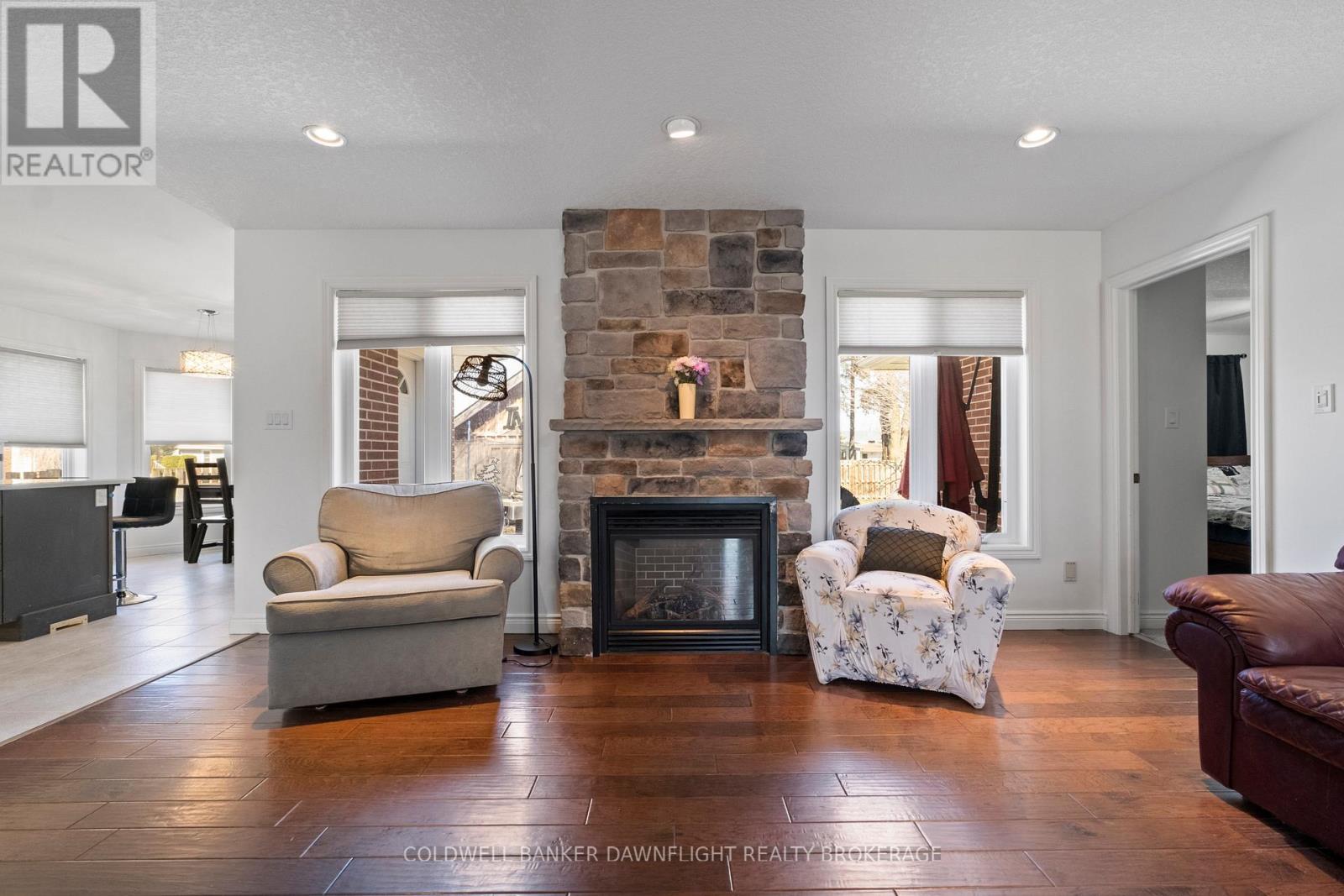 148 Broadway Street, North Middlesex, Ontario  N0M 2K0 - Photo 7 - X12977060