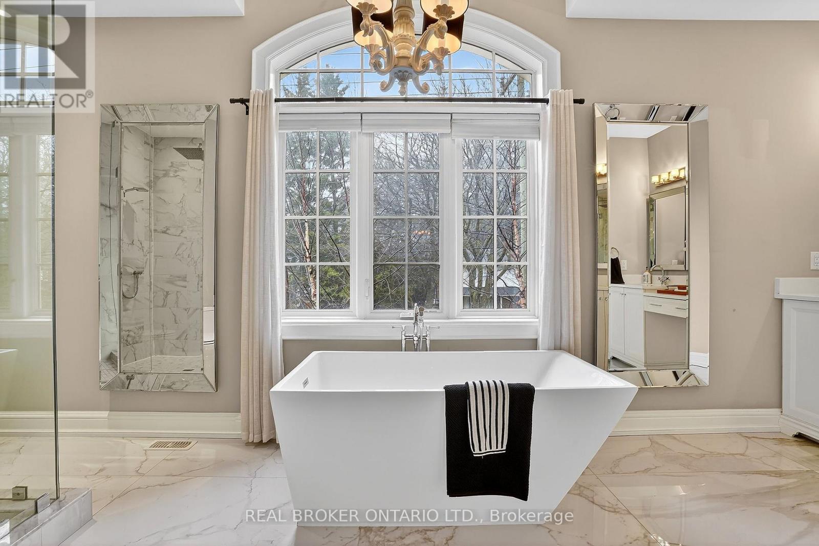 125 Central Drive, Hamilton, Ontario  L9G 2A3 - Photo 7 - X12976626