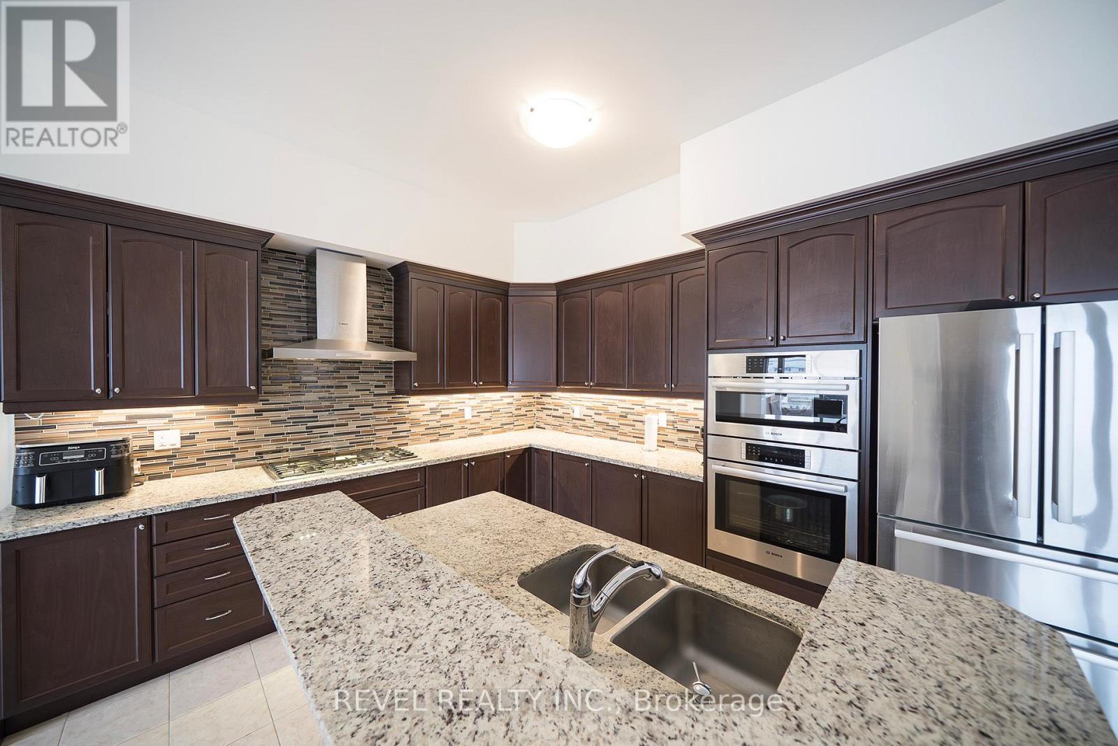 90 Hitchman Street, Brant, Ontario  N3L 0M1 - Photo 8 - X12976714