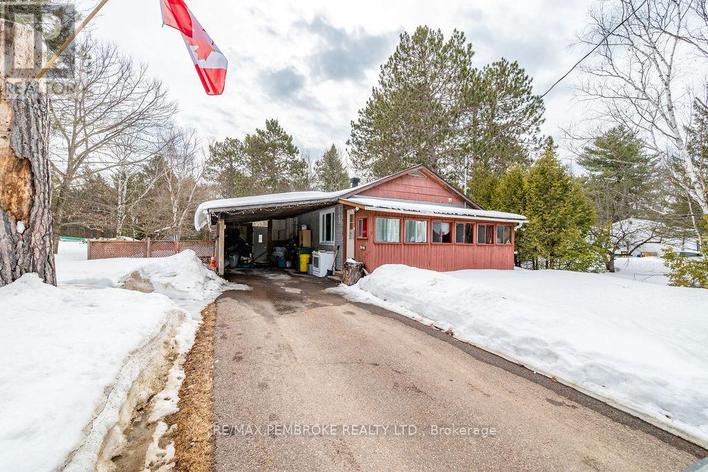 299 Black Bay Road, Petawawa, Ontario  K8H 2W8 - Photo 2 - X12977128