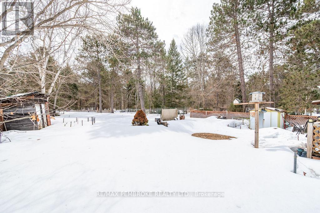 299 Black Bay Road, Petawawa, Ontario  K8H 2W8 - Photo 4 - X12977128