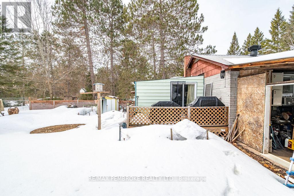299 Black Bay Road, Petawawa, Ontario  K8H 2W8 - Photo 5 - X12977128