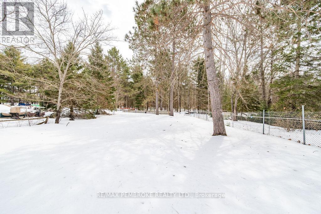 299 Black Bay Road, Petawawa, Ontario  K8H 2W8 - Photo 8 - X12977128