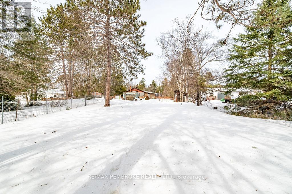 299 Black Bay Road, Petawawa, Ontario  K8H 2W8 - Photo 9 - X12977128