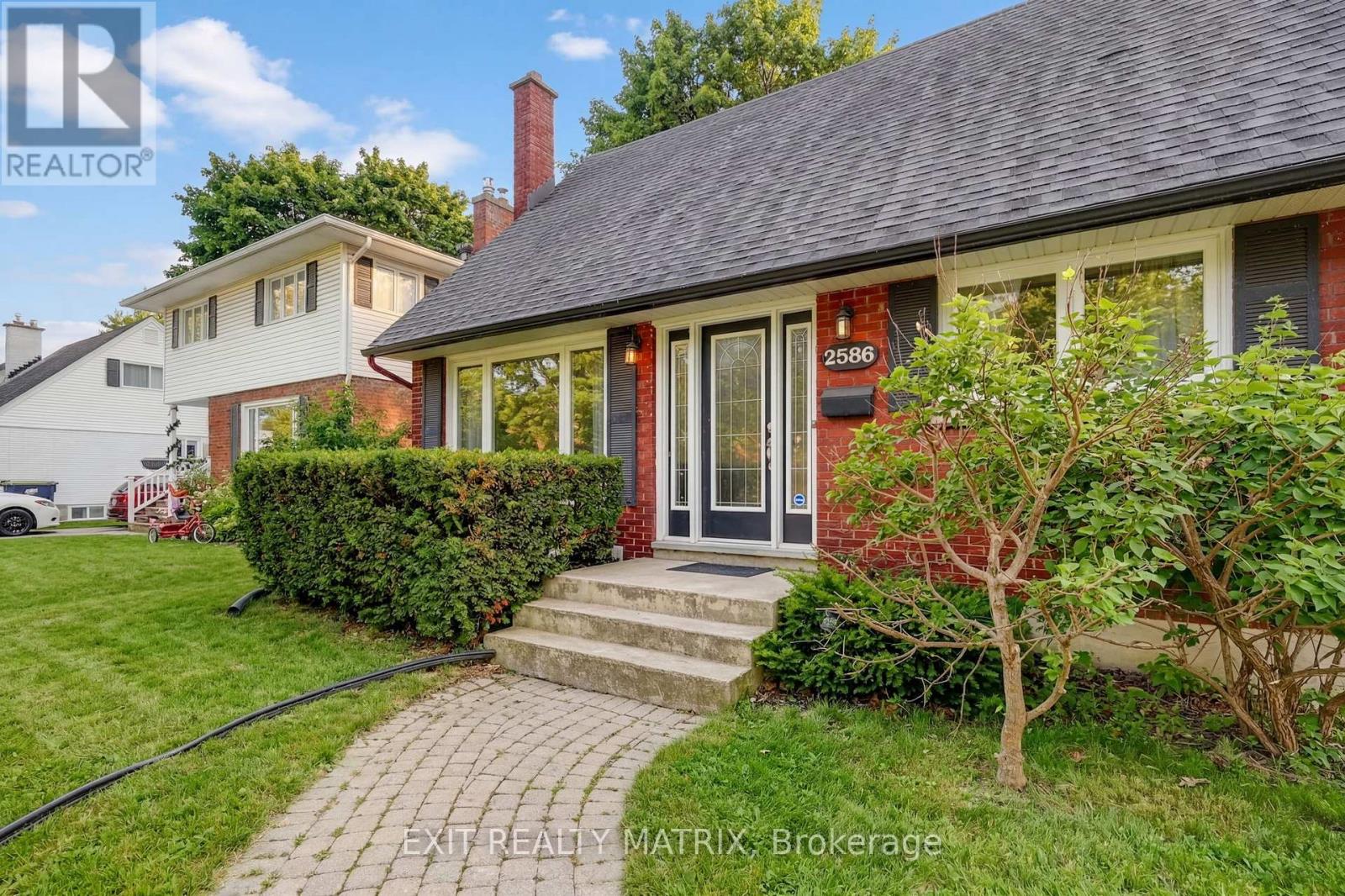 2586 Henley Street, Ottawa, Ontario  K2B 7R3 - Photo 2 - X12976842