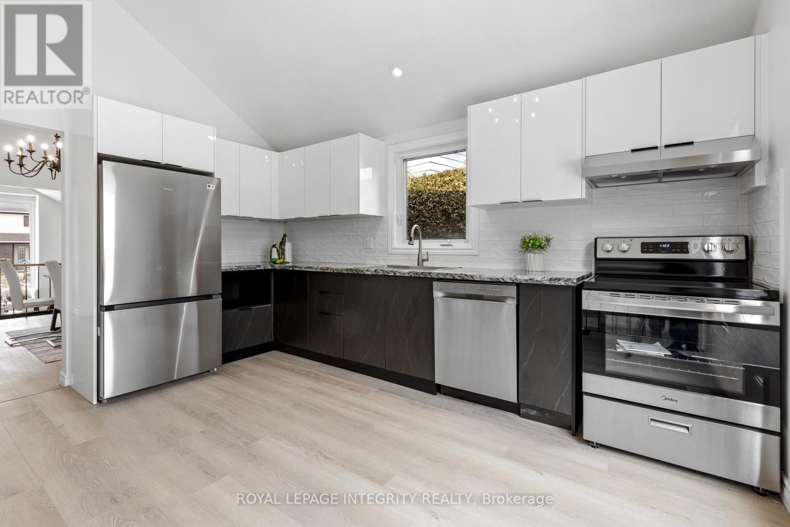 6368 Viseneau Drive, Ottawa, Ontario  K1C 2J2 - Photo 9 - X12976876