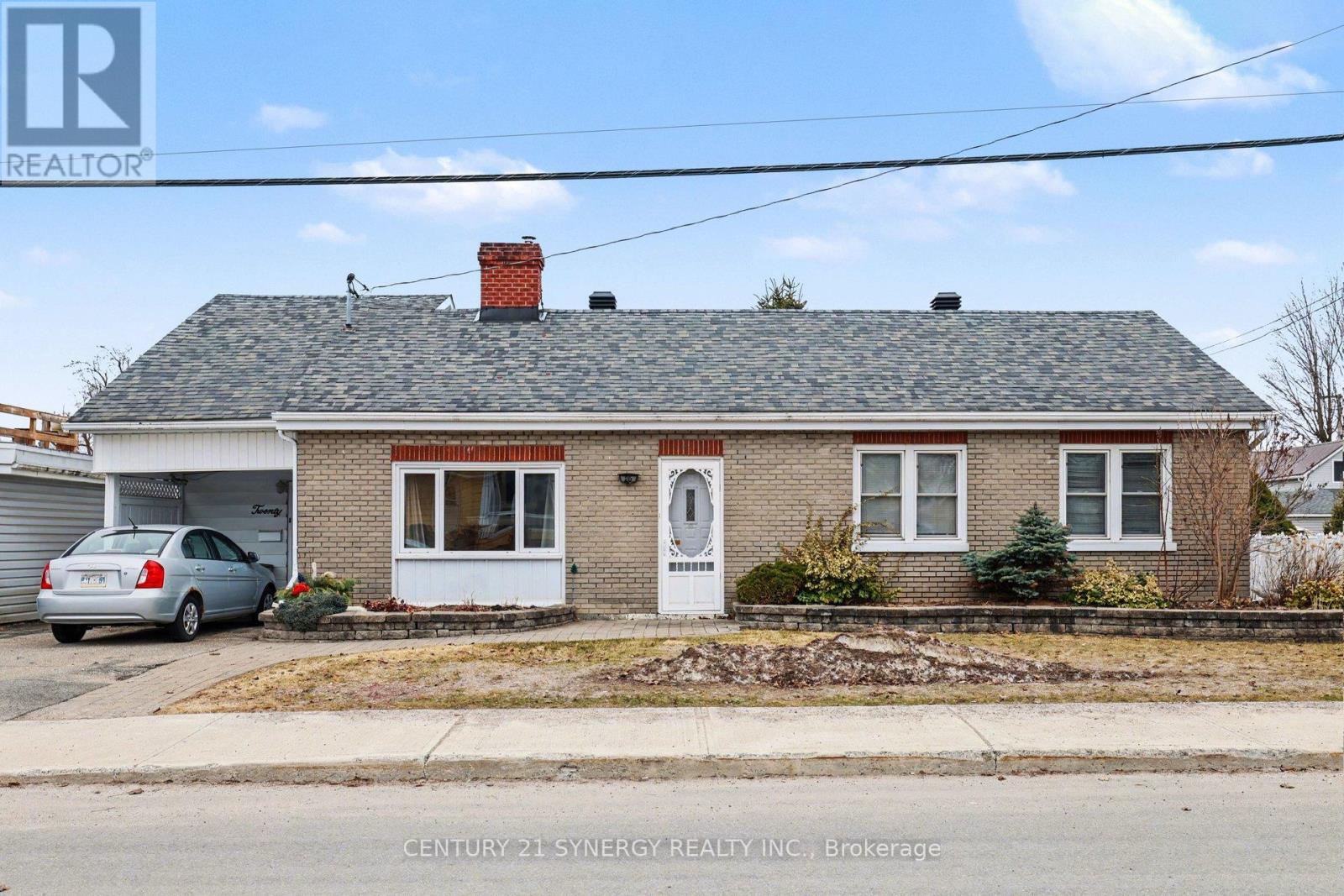 20 CONDIE STREET, Smiths Falls, Ontario