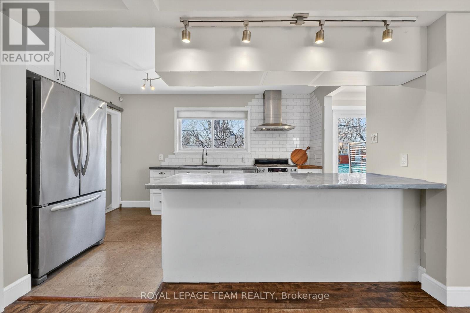 1318 Albany Drive, Ottawa, Ontario  K2C 2L9 - Photo 13 - X12976972