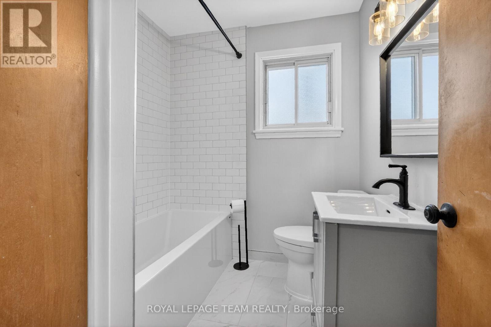 1318 Albany Drive, Ottawa, Ontario  K2C 2L9 - Photo 24 - X12976972