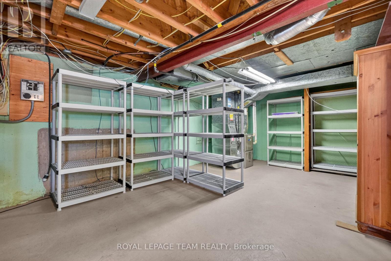 1318 Albany Drive, Ottawa, Ontario  K2C 2L9 - Photo 32 - X12976972