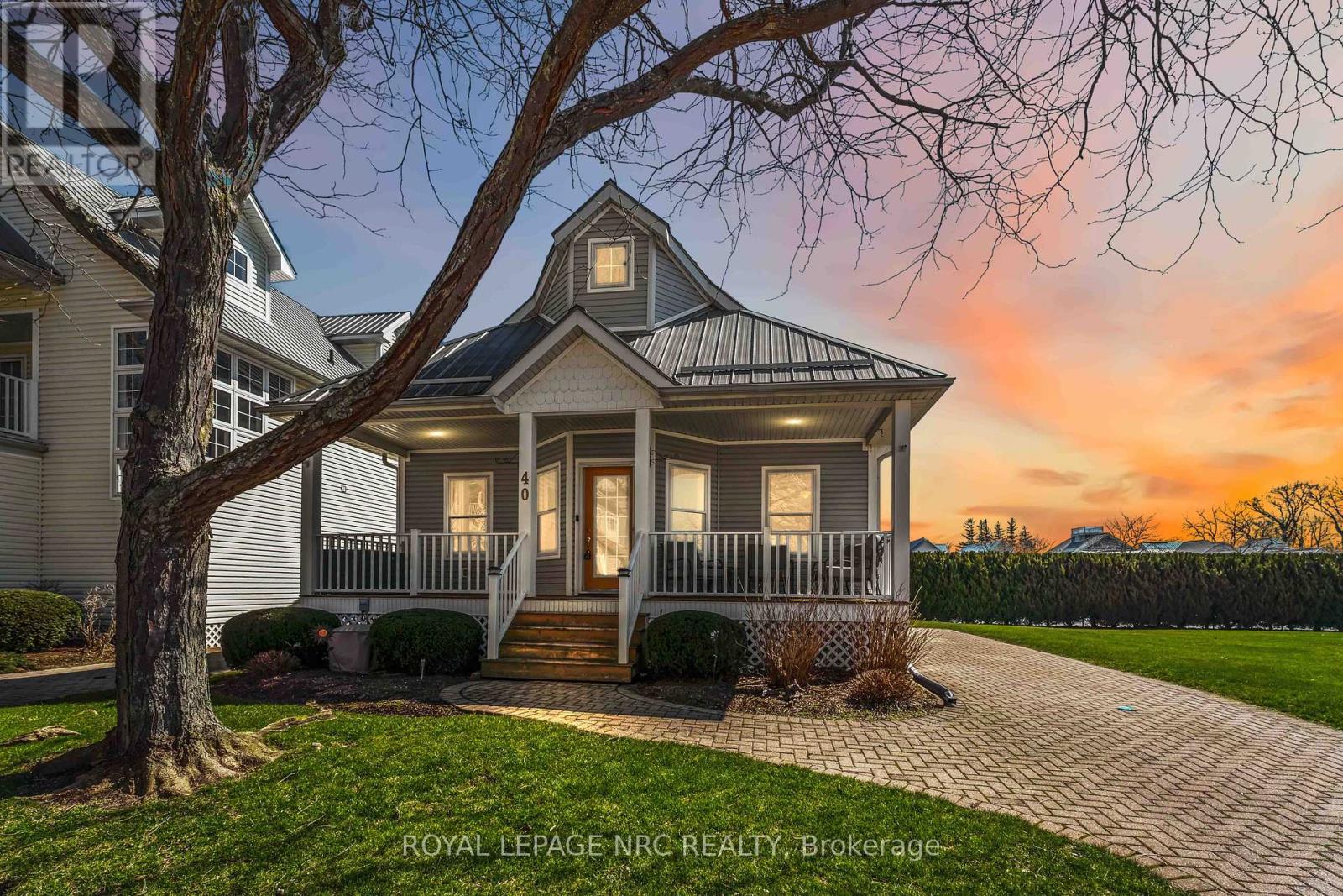 40 Newport Beach Boulevard, Fort Erie (Crystal Beach), Ontario  L0S 1B0 - Photo 1 - X12976872