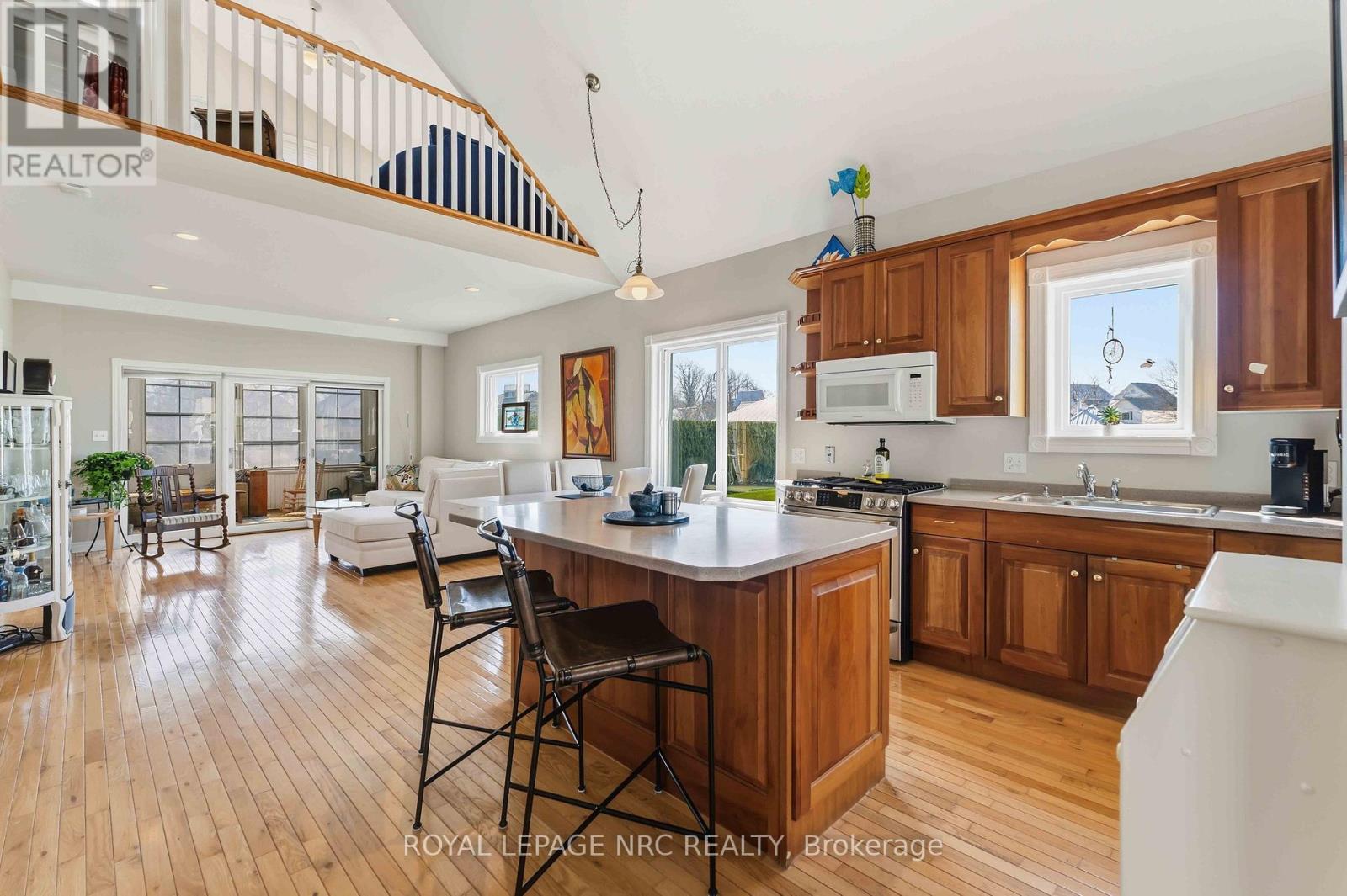 40 Newport Beach Boulevard, Fort Erie (Crystal Beach), Ontario  L0S 1B0 - Photo 12 - X12976872