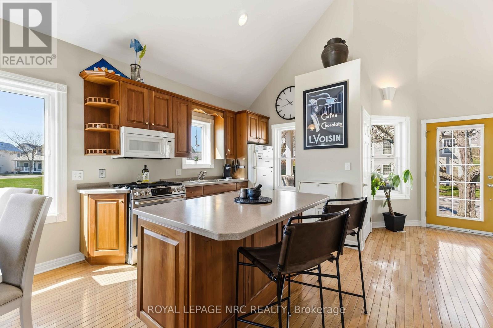 40 Newport Beach Boulevard, Fort Erie (Crystal Beach), Ontario  L0S 1B0 - Photo 13 - X12976872