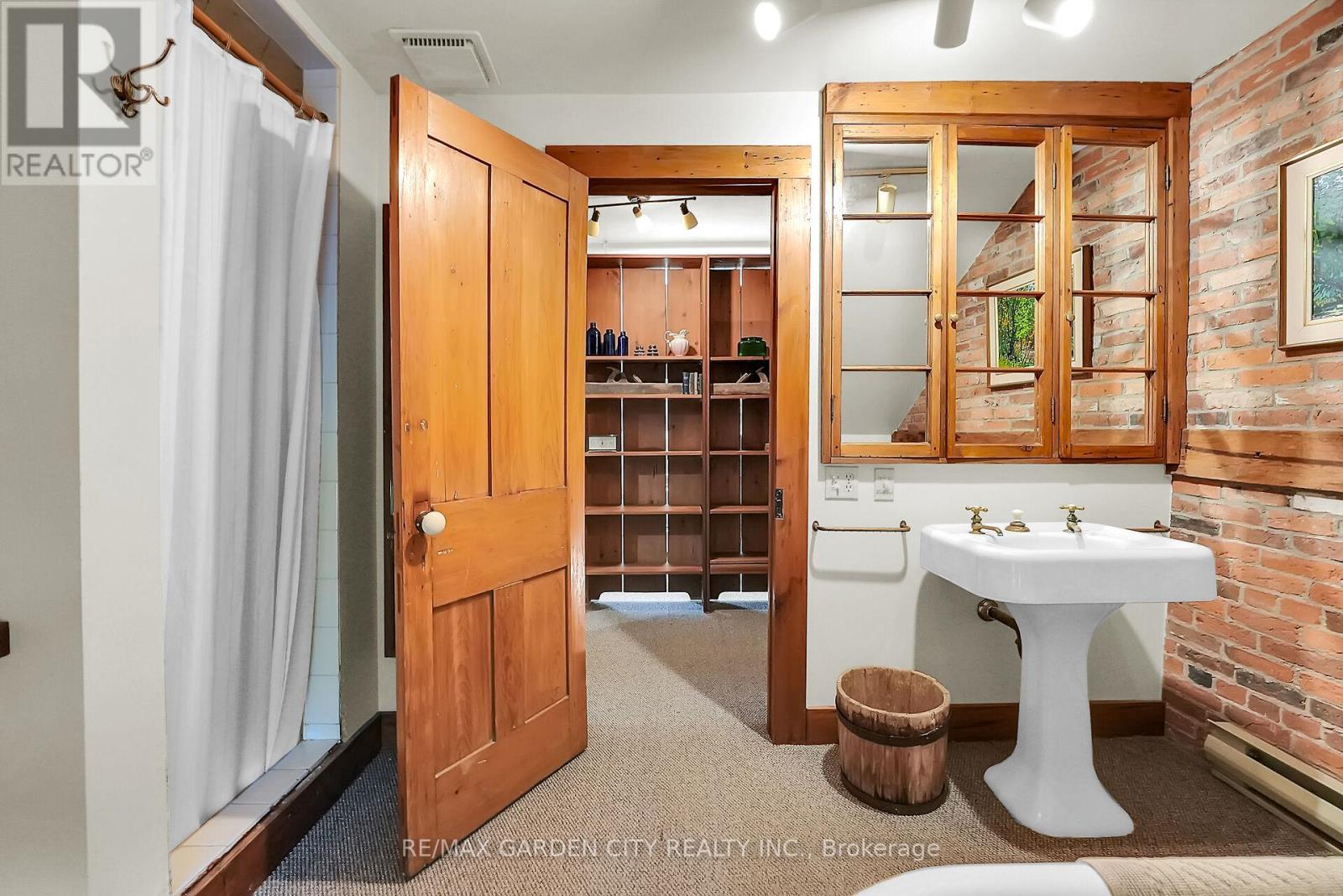 2432 Seburn Road, Thorold, Ontario  L0S 1E6 - Photo 33 - X12977156