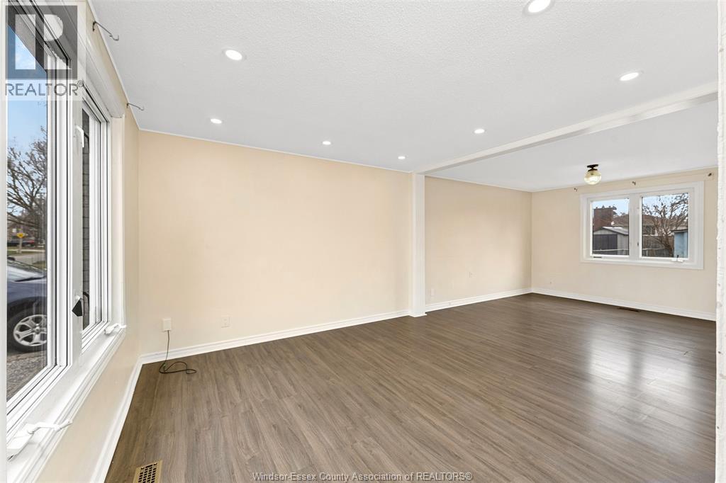 10349 Shenandoah, Windsor, Ontario  N8R 1B6 - Photo 9 - 26007634