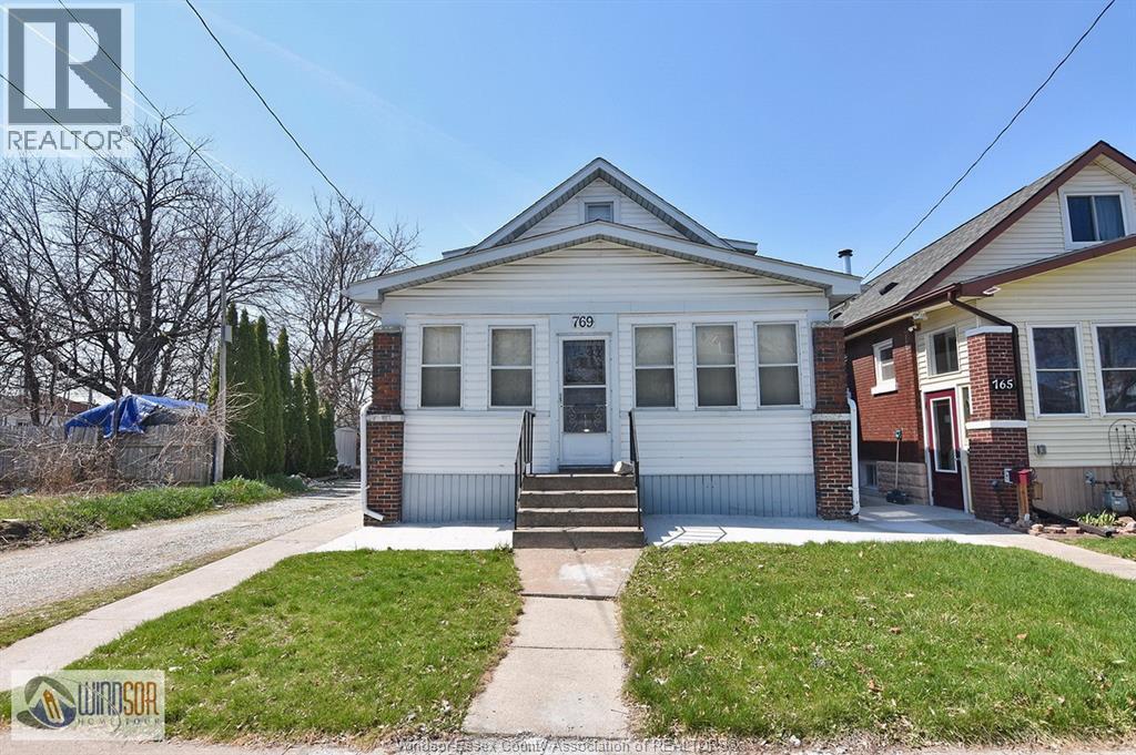 769 Mckay, Windsor, Ontario  N9B 1Z9 - Photo 2 - 26007601