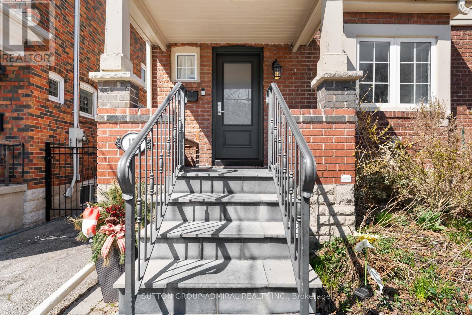 172 Melrose Avenue, Toronto, Ontario  M5M 1Z1 - Photo 2 - C12976852