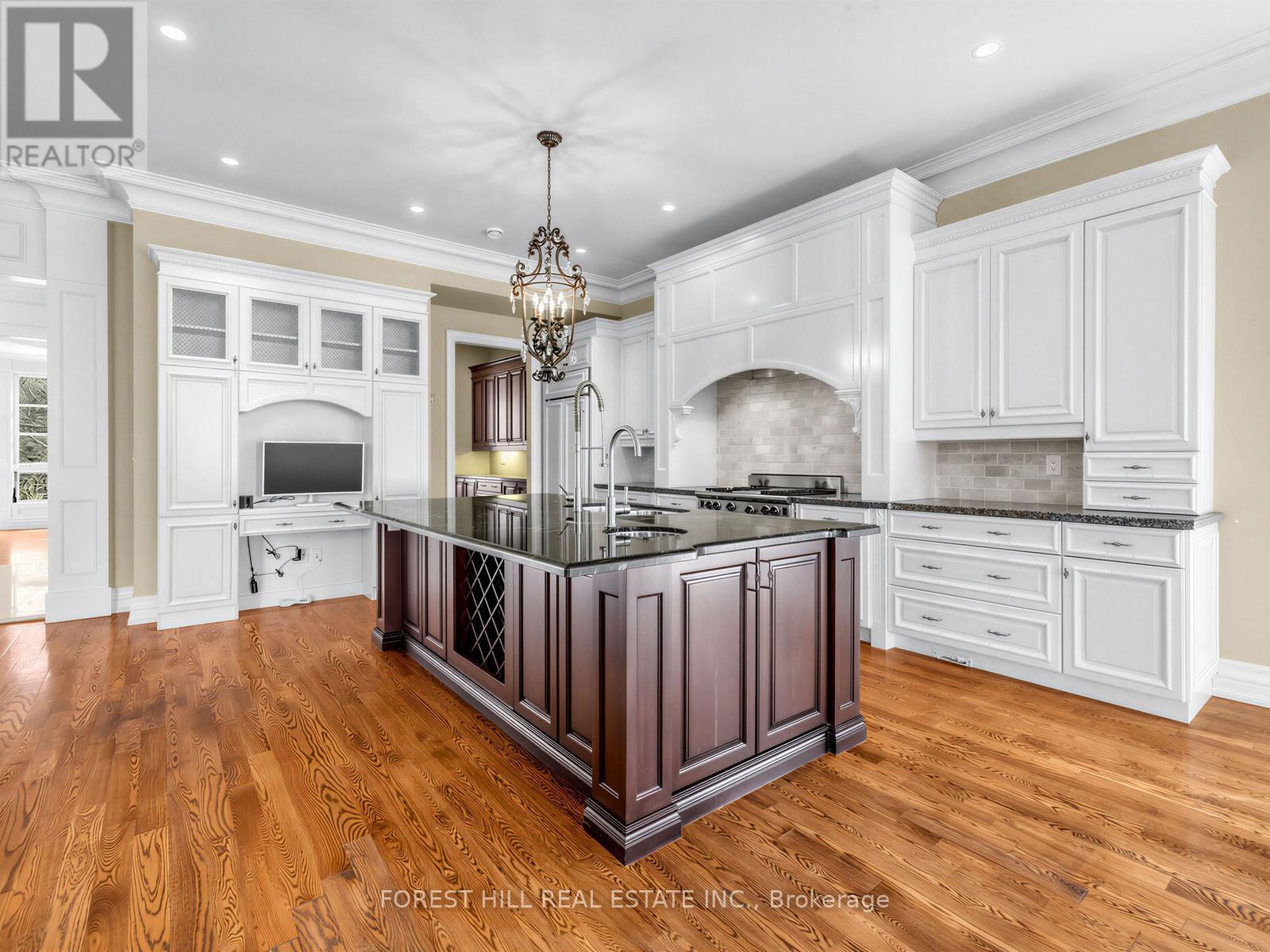 8 Colvestone Road, Toronto, Ontario  M2L 1X3 - Photo 18 - C12976956