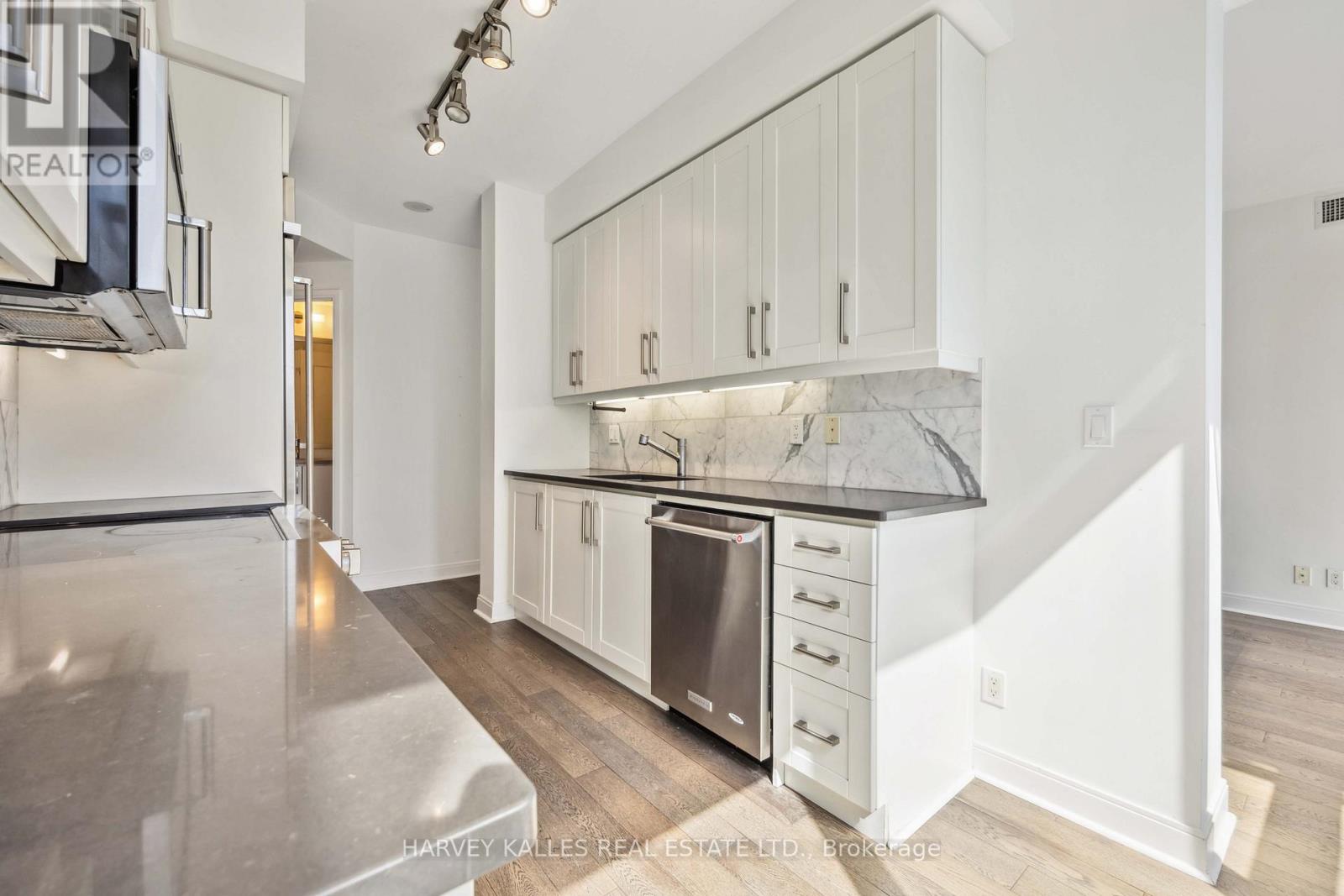 1707 - 825 Church Street, Toronto, Ontario  M4W 3Z4 - Photo 18 - C12977044