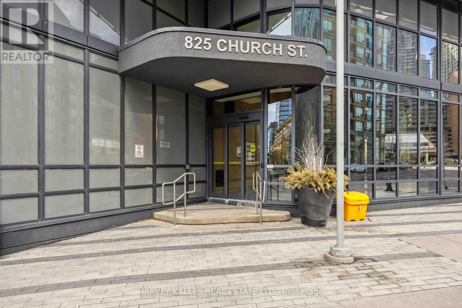 1707 - 825 Church Street, Toronto, Ontario  M4W 3Z4 - Photo 2 - C12977044