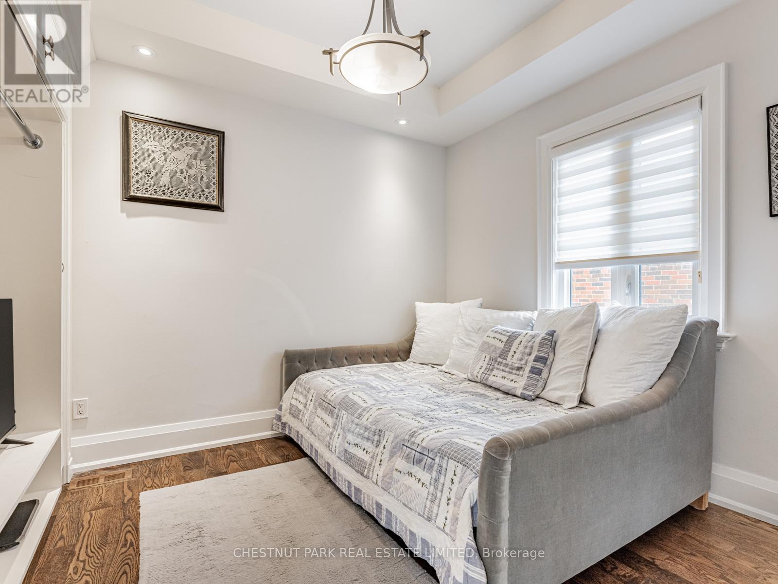 440 Glengarry Avenue, Toronto, Ontario  M5M 1E8 - Photo 30 - C12977072