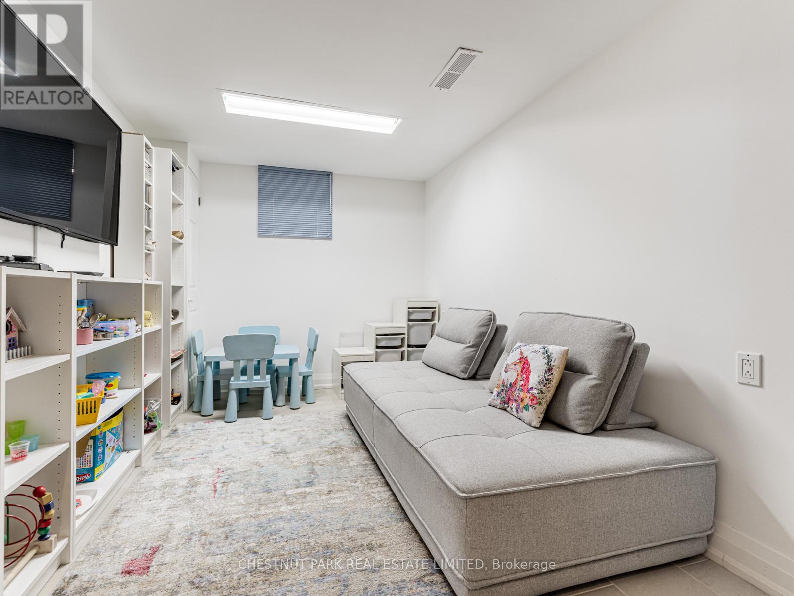 440 Glengarry Avenue, Toronto, Ontario  M5M 1E8 - Photo 33 - C12977072