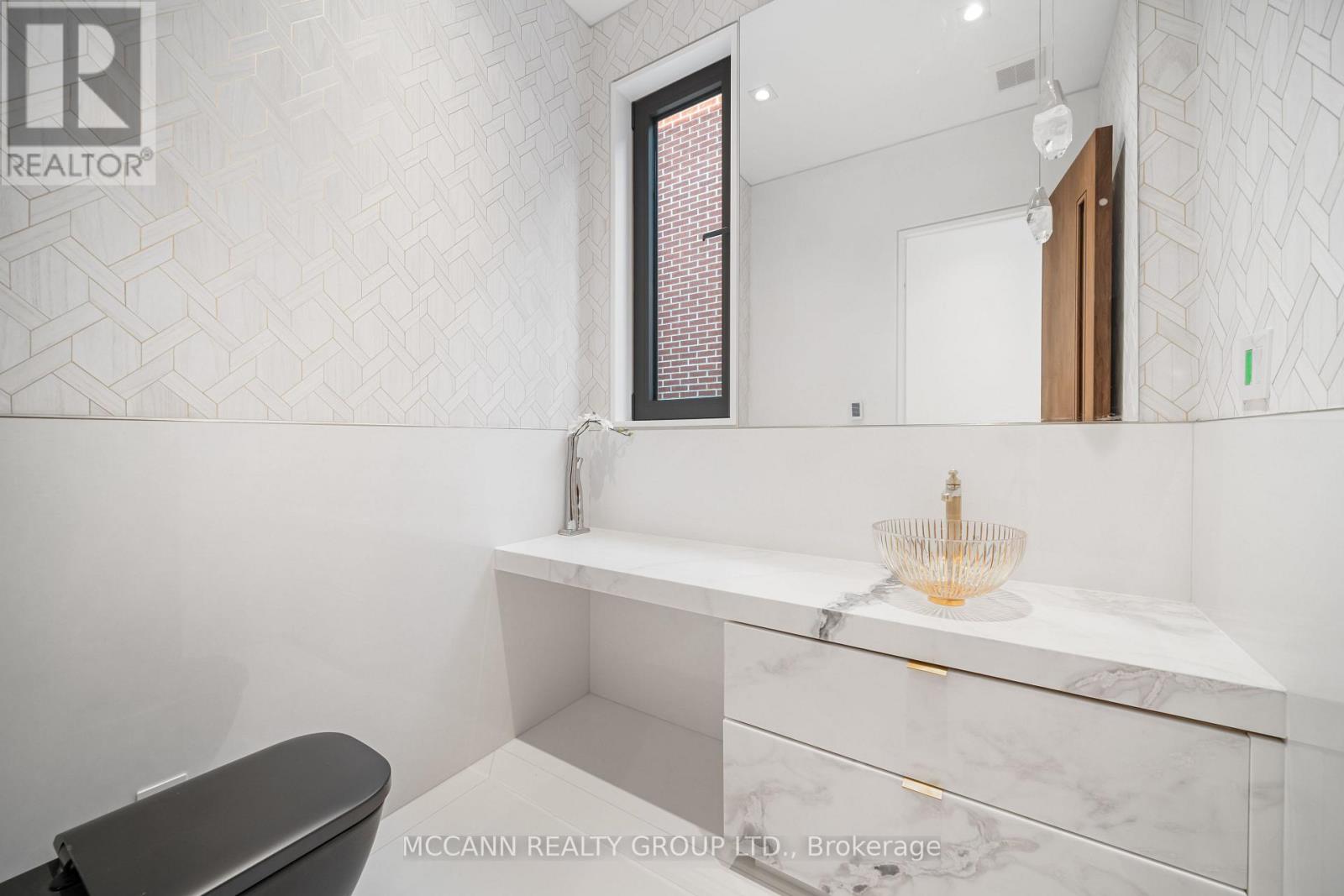 64 Glengowan Road, Toronto, Ontario  M4N 1G4 - Photo 15 - C12977114