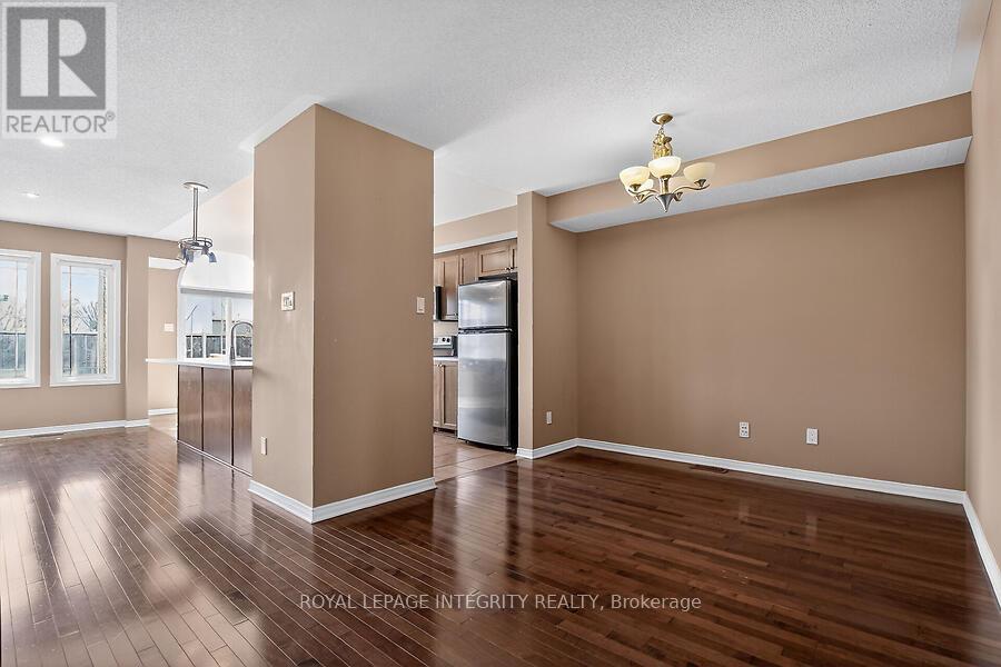 672 Pepperville Crescent E, Ottawa, Ontario  K2M 0E4 - Photo 3 - X12976904