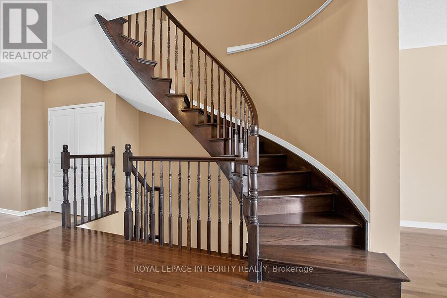 672 Pepperville Crescent E, Ottawa, Ontario  K2M 0E4 - Photo 9 - X12976904