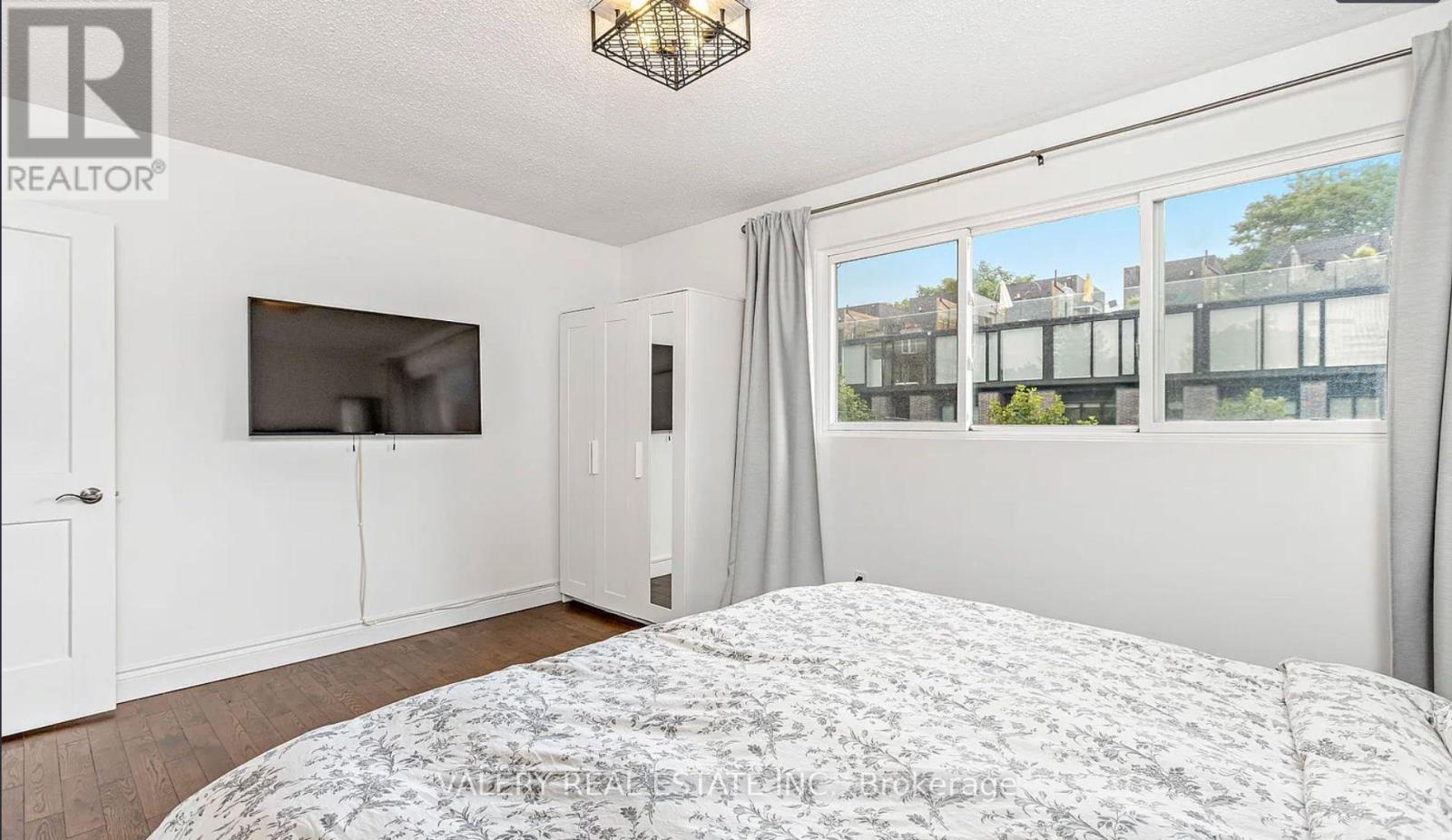 80 Saulter Street, Toronto, Ontario  M4M 2H7 - Photo 6 - E12976800