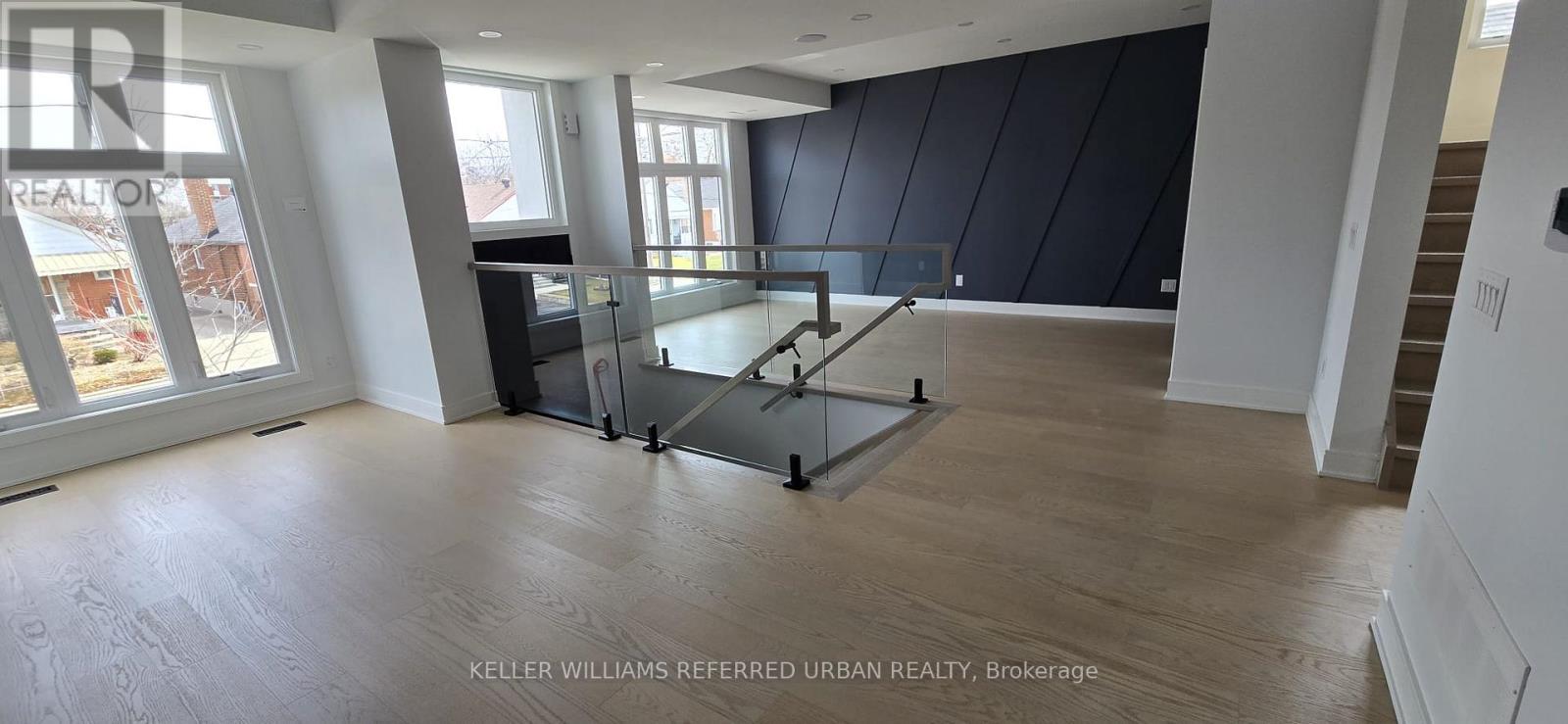 Main - 354 Woodmount Avenue, Toronto, Ontario  M4C 4A5 - Photo 3 - E12976902