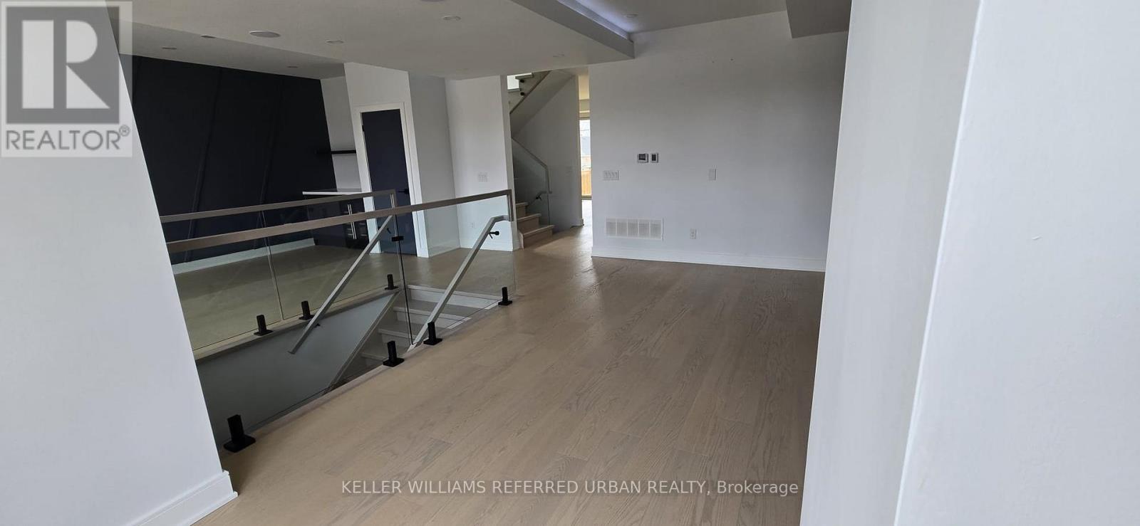 Main - 354 Woodmount Avenue, Toronto, Ontario  M4C 4A5 - Photo 5 - E12976902