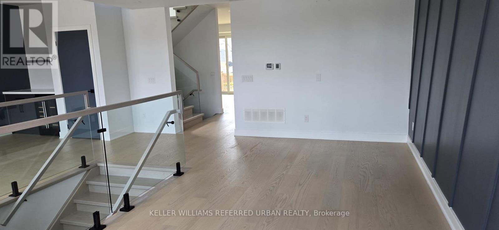 Main - 354 Woodmount Avenue, Toronto, Ontario  M4C 4A5 - Photo 6 - E12976902