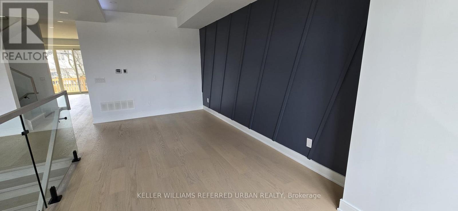 Main - 354 Woodmount Avenue, Toronto, Ontario  M4C 4A5 - Photo 7 - E12976902