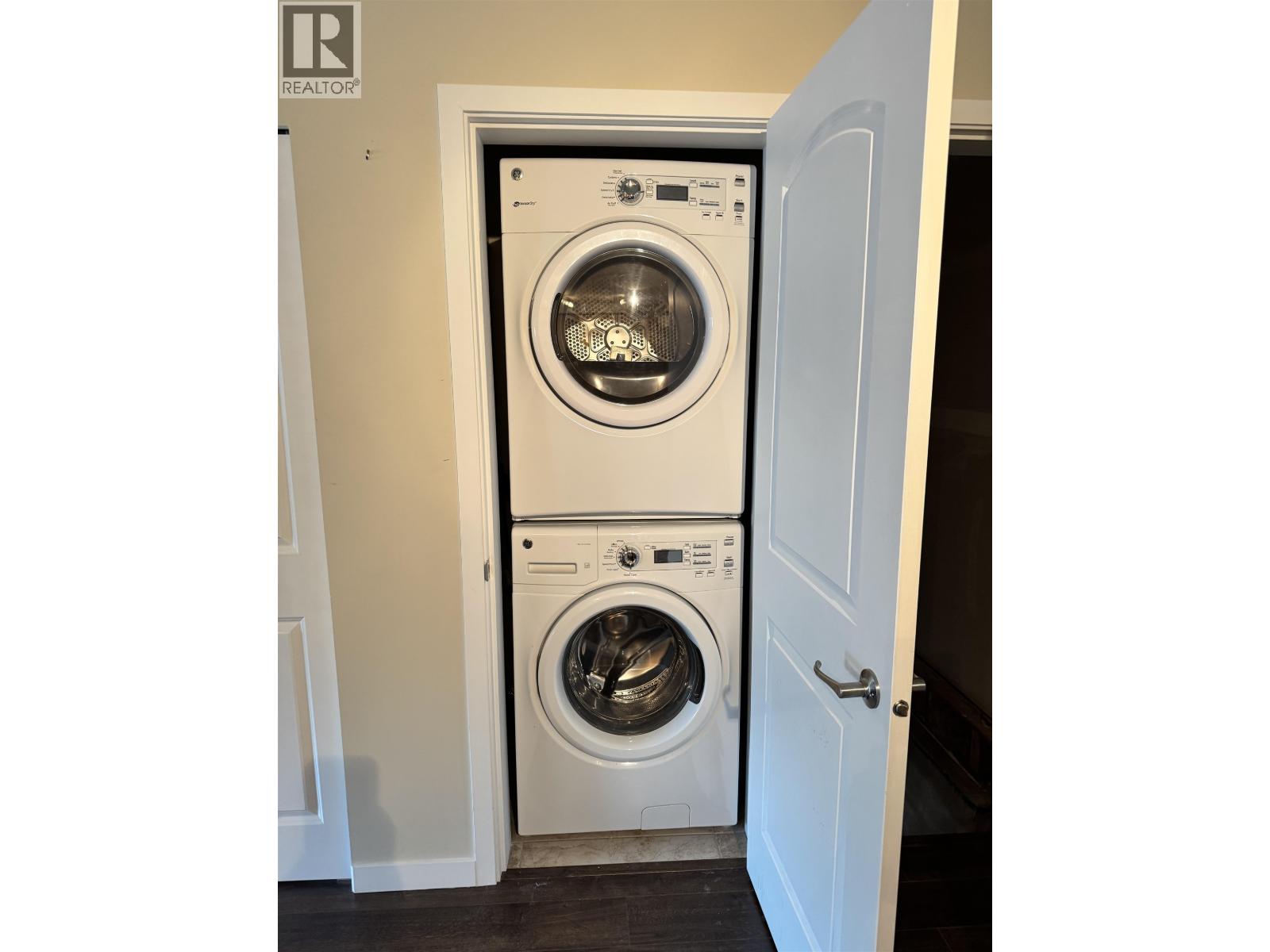 103 4719 DAVIS AVENUE Terrace Photo 16