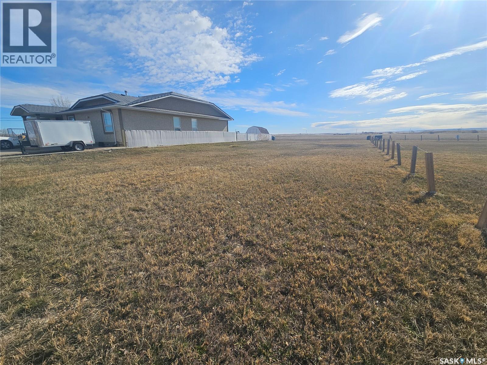 104 Lonsdale Street, Maple Creek, Saskatchewan  S0N 1N0 - Photo 3 - SK032457